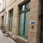 Le Miroir Aux Fees 3*
