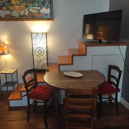 Le Miroir Aux Fées
