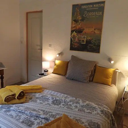 Le Miroir Aux Fées Bed and breakfast