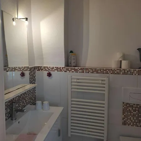 Bed & Breakfast Le Miroir Aux Fees 3*