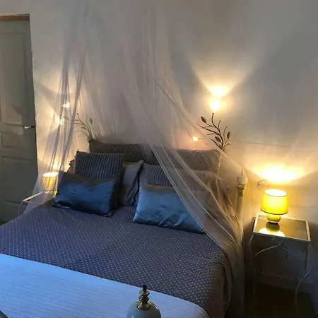 Bed & Breakfast Le Miroir Aux Fees 3*