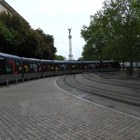 Le Miroir Aux Fees 3*