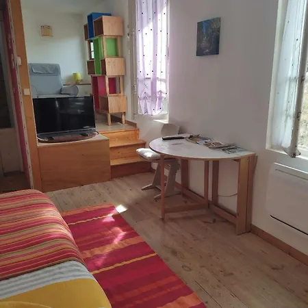 Nocleg ze śniadaniem Le Miroir Aux Fees 3*