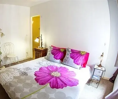 Bed & Breakfast Le Miroir Aux Fees 3*
