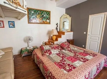 Le Miroir Aux Fees Bed & Breakfast