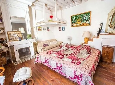 Le Miroir Aux Fées Bed & Breakfast Bordeaux