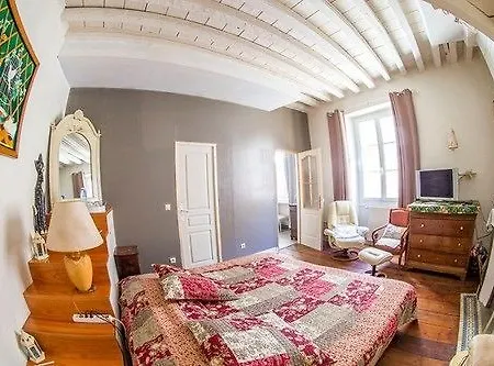 Le Miroir Aux Fees Bed & Breakfast 3*
