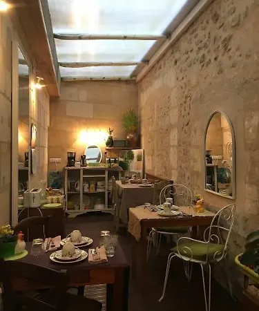 Le Miroir Aux Fées Bed & Breakfast