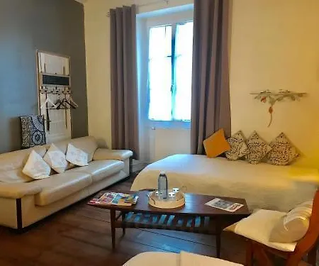 Bed and breakfast Le Miroir Aux Fées 2*