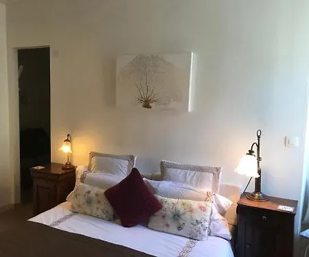 Le Miroir Aux Fées Bed and breakfast