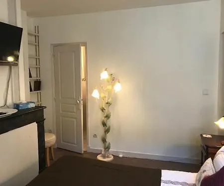 Le Miroir Aux Fées Bed and breakfast 2*