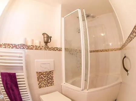 Bed and breakfast Le Miroir Aux Fées 2*