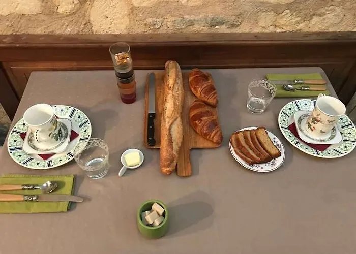 Le Miroir Aux Fees Bed and Breakfast