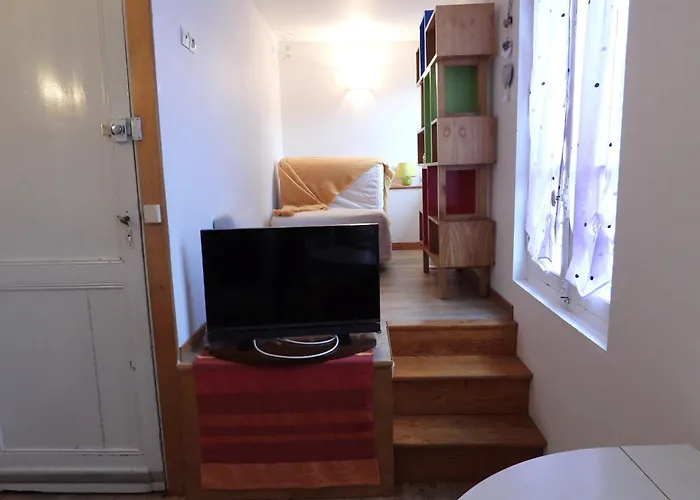 Le Miroir Aux Fees Bed & Breakfast