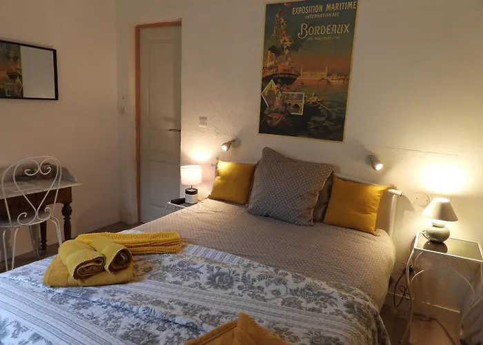 Le Miroir Aux Fees Bed & Breakfast