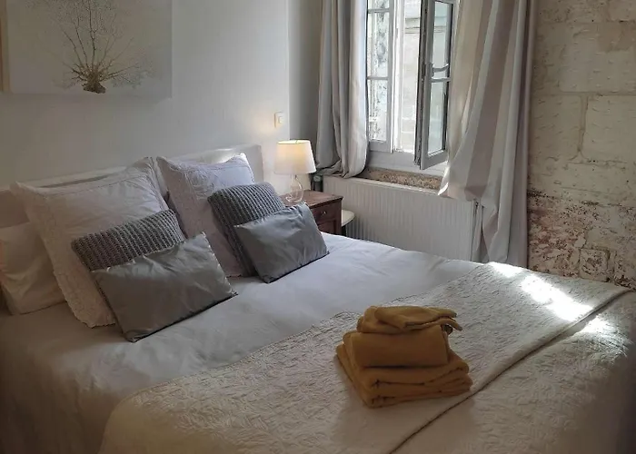 Le Miroir Aux Fees Bed & Breakfast 3*