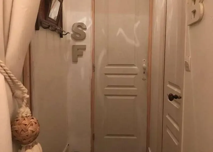 Le Miroir Aux Fees 3*