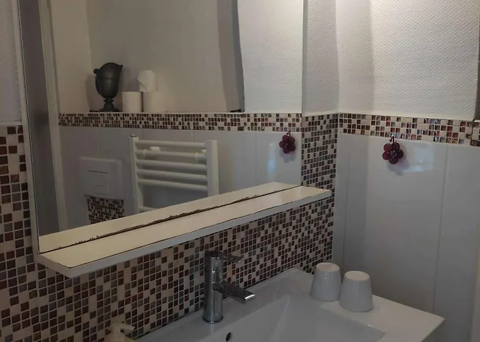 Le Miroir Aux Fees Bed & Breakfast 3*