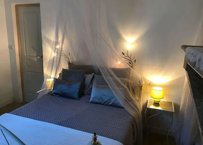 Bed & Breakfast Le Miroir Aux Fees 3*