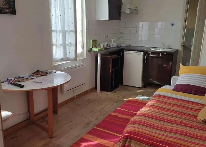 Bed & Breakfast Le Miroir Aux Fees 3*