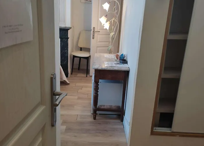 Le Miroir Aux Fees Bed & Breakfast