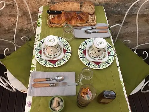 Le Miroir Aux Fees Bed & Breakfast