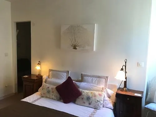 Le Miroir Aux Fees Bed & Breakfast
