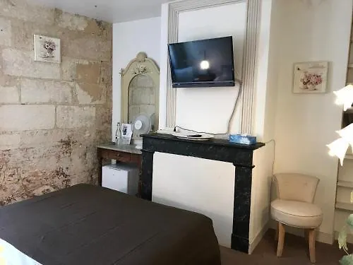 Le Miroir Aux Fees Bed & Breakfast 3*