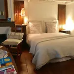 Le Miroir Aux Fees Bed & Breakfast 3*