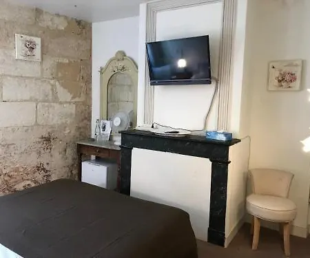 Le Miroir Aux Fees Panzió 3*