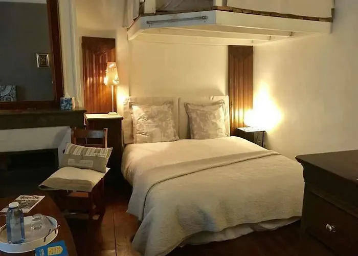 B&B Le Miroir Aux Fees 3*