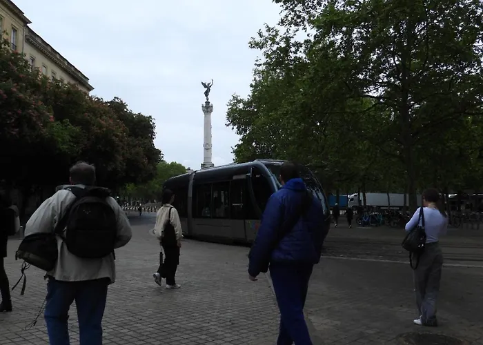 Le Miroir Aux Fees B&B